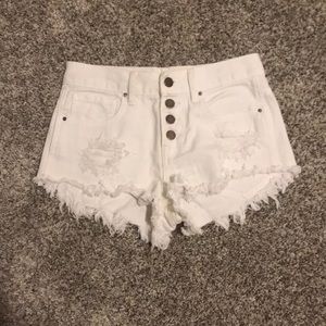 HIGH-WAISTED RIPPED SHORTS